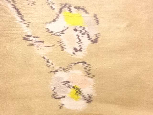  アンティーク　花模様織り出し銘仙着物